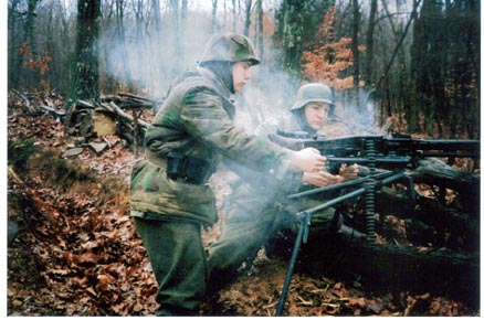 mg-42 crew kenny.steve.jan 44 07.jpg